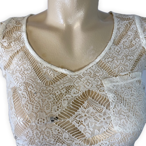 Off White Top Lace with Front Pocket • Size XSmall - Picture 8 of 9